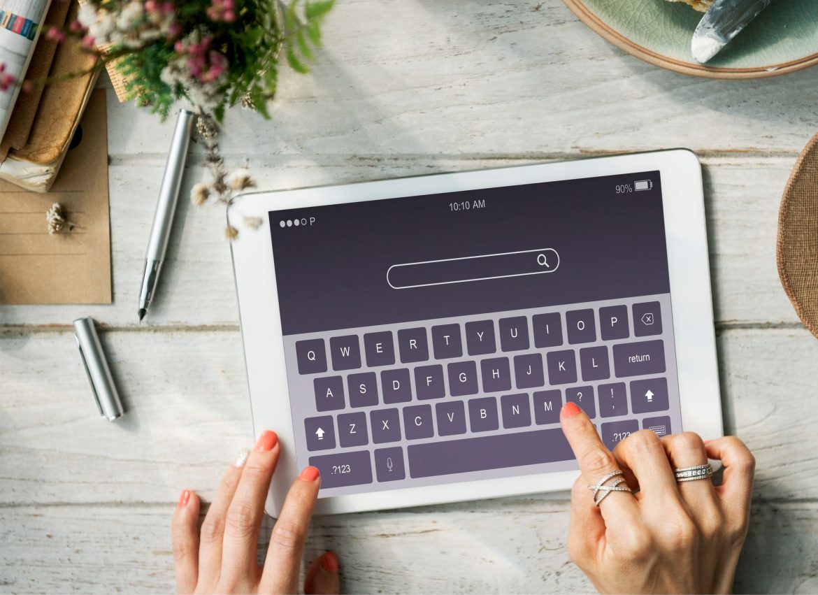 searching-information-keyboard-application-concept Хиймэл оюун ухаант хөтчүүд