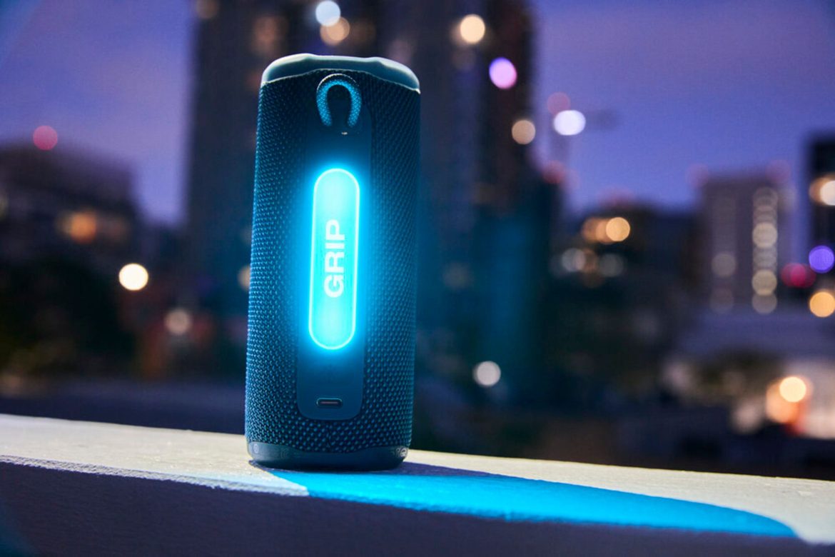 JBL Grip: Гар чийдэнтэй, хүчирхэг дуугаралттай шинэ чанга яригч танилцлаа JBL Grip: Гар чийдэнтэй, хүчирхэг дуугаралттай шинэ чанга яригч танилцлаа