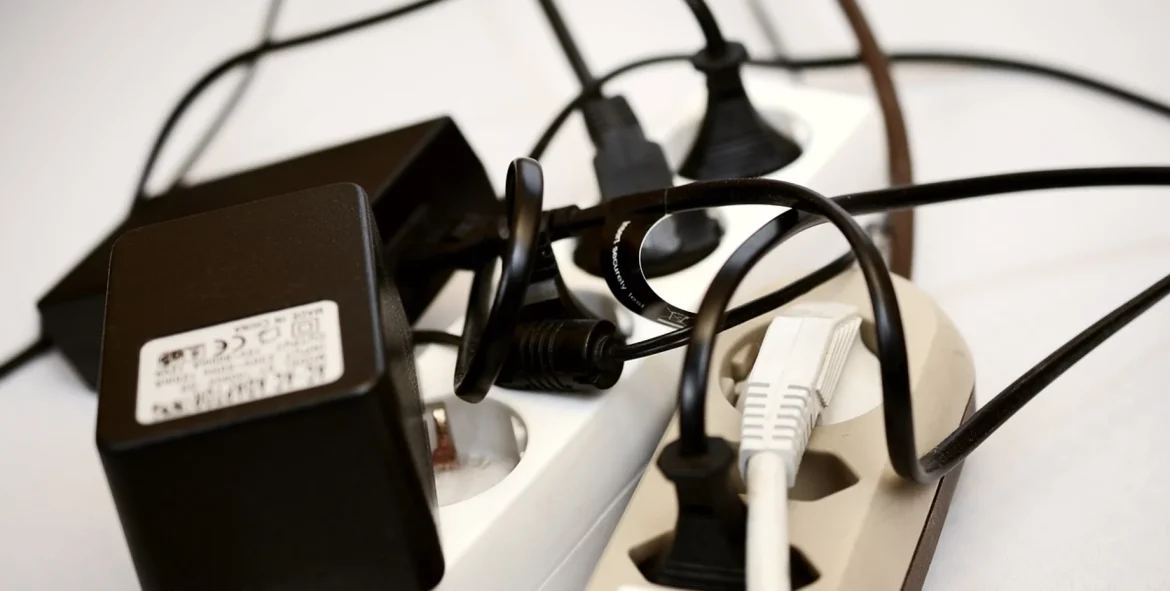 Өргөтгөх утсанд холбох нь аюултай гурван цахилгаан хэрэгсэл