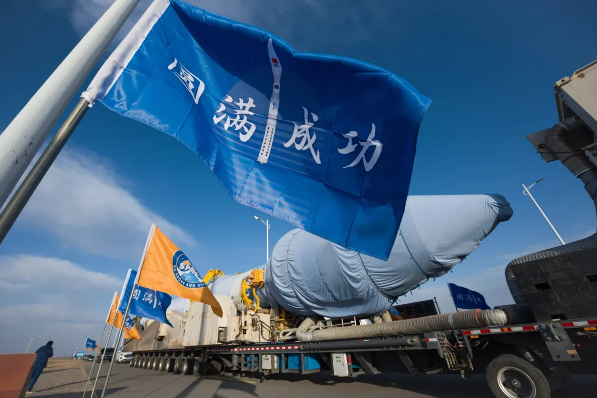 Starlink Хятадын хиймэл дагуултай 200 метрийн зайд зөрж, мөргөлдөхөөс мултарчээ