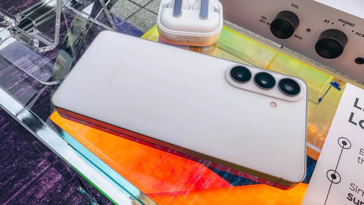 Samsung Galaxy S26-д AI-контентын тэмдэглэгээ нэвтрүүлнэ