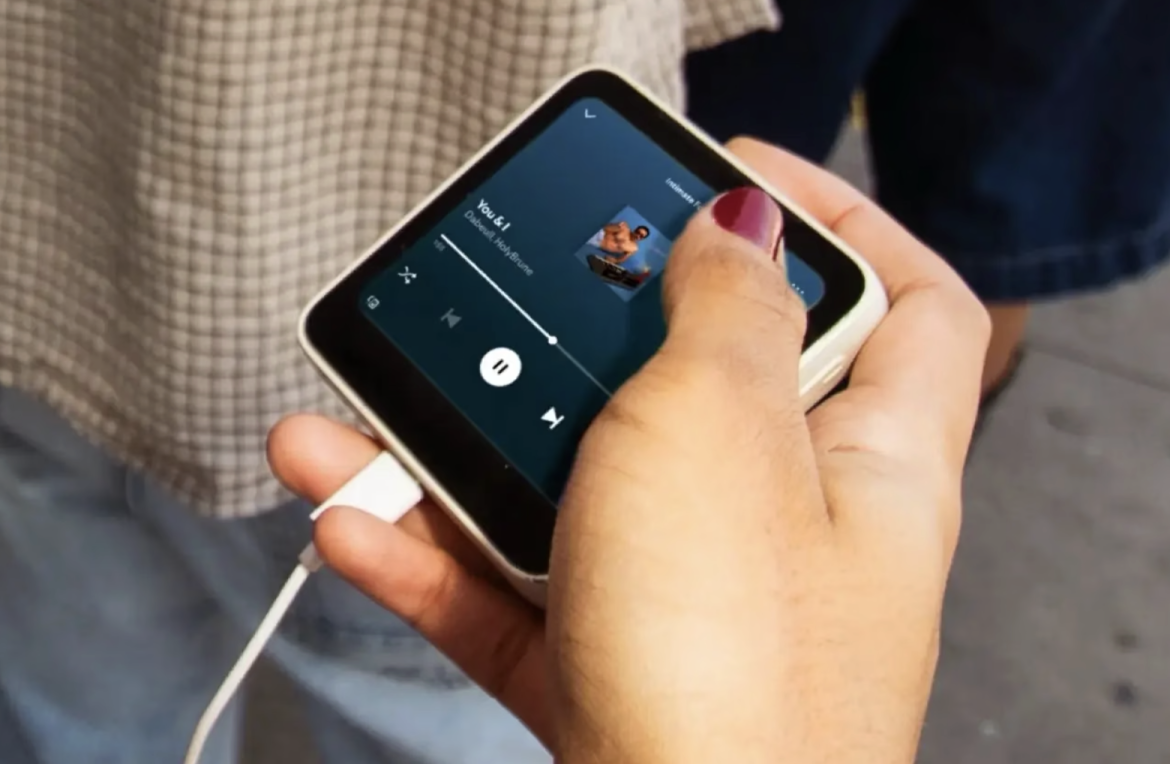 Meadow: интернетгүй минимал ухаалаг гар утас танилцуулагдлаа