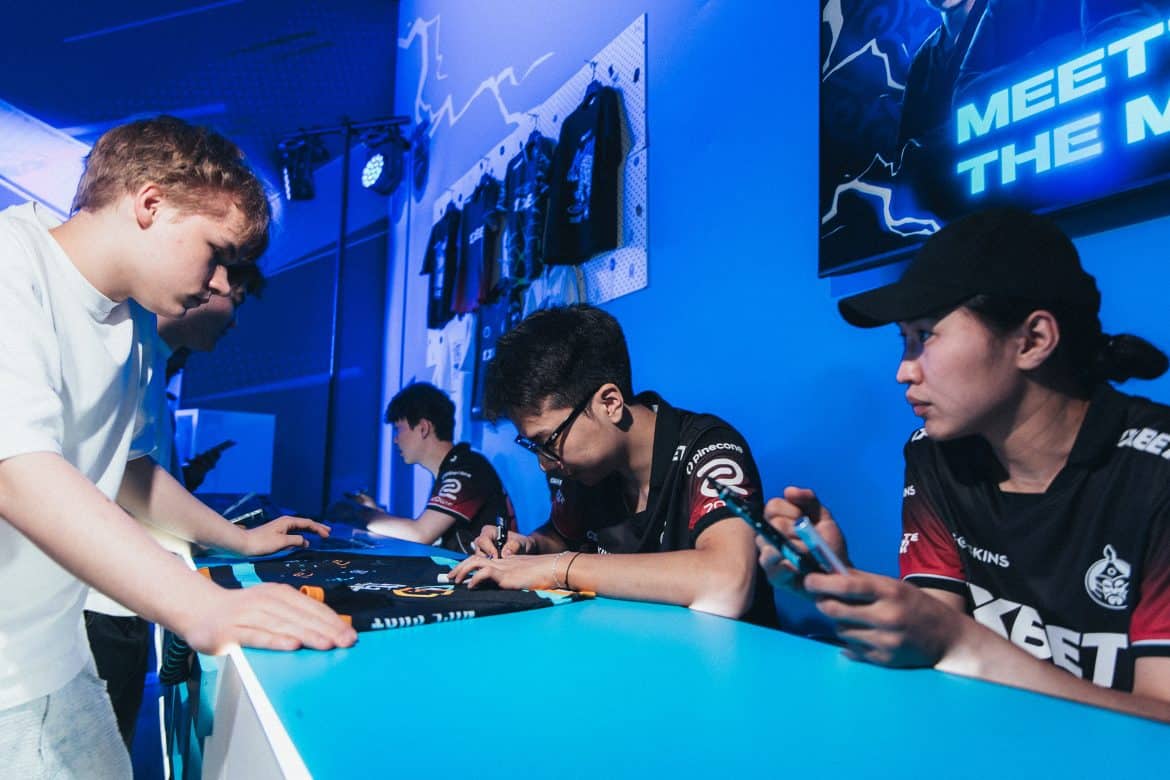 1xBet-ийн оролцоотой хэлэлцүүлэгт The MongolZ баг, The Horde фэнүүд болон PGL-ийн Монгол дахь боломжийг онцолжээ.