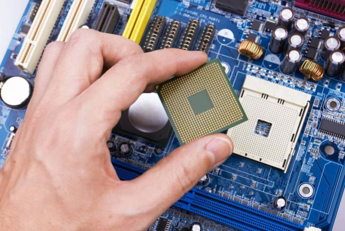 CPU-ийн давтамж, цөмийн тоо, i5 ба i7, AMD-ийн халалт, 100% ачааллын тухай хэрэглэгчдийн итгэдэг 5 түгээмэл ташаа ойлголтыг тайлбарлав.