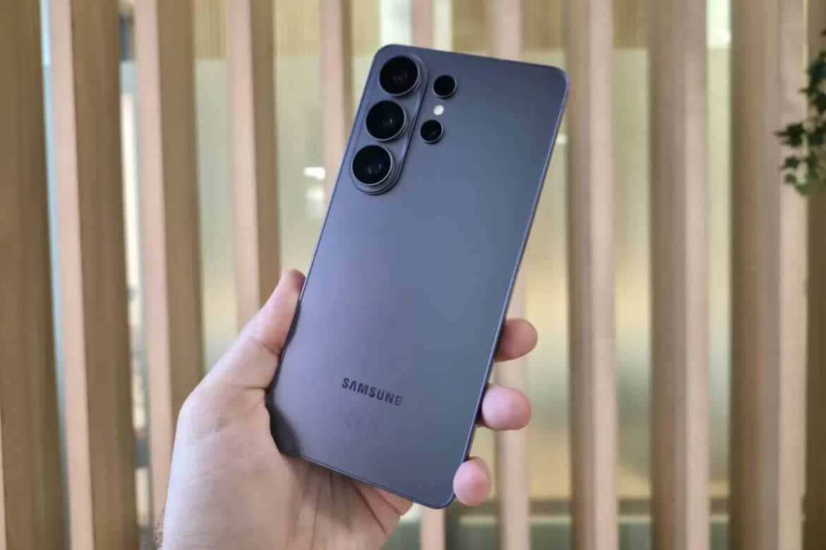 Galaxy S26-ийн гол камерын функц хуучин Samsung утаснуудад ирж магадгүй