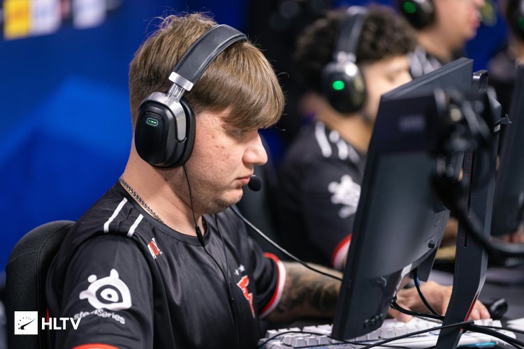 S1mple албан ёсоор эргэн ирлээ — FaZe Clan хожигдсон ч 800 мянга гаруй хүн шууд үзлээ 7 S1mple албан ёсоор эргэн ирлээ — FaZe Clan хожигдсон ч 800 мянга гаруй хүн шууд үзлээ