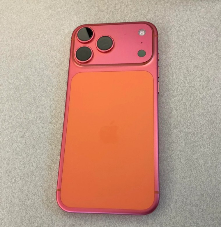 iPhone 17 Pro Max-ийн улбар шар өнгө нь өнгөө алдаж, хэрэглэгчид бухимдал илэрхийлж байна 6 iPhone 17 Pro Max-ийн улбар шар өнгө нь өнгөө алдаж, хэрэглэгчид бухимдал илэрхийлж байна